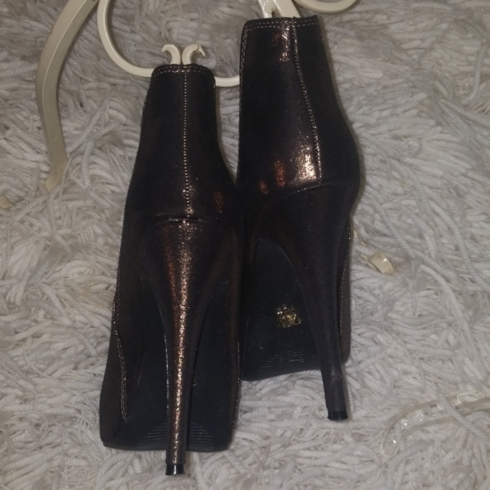 Rock and Republic bronze short and fancy boots - Picture 3 of 8
